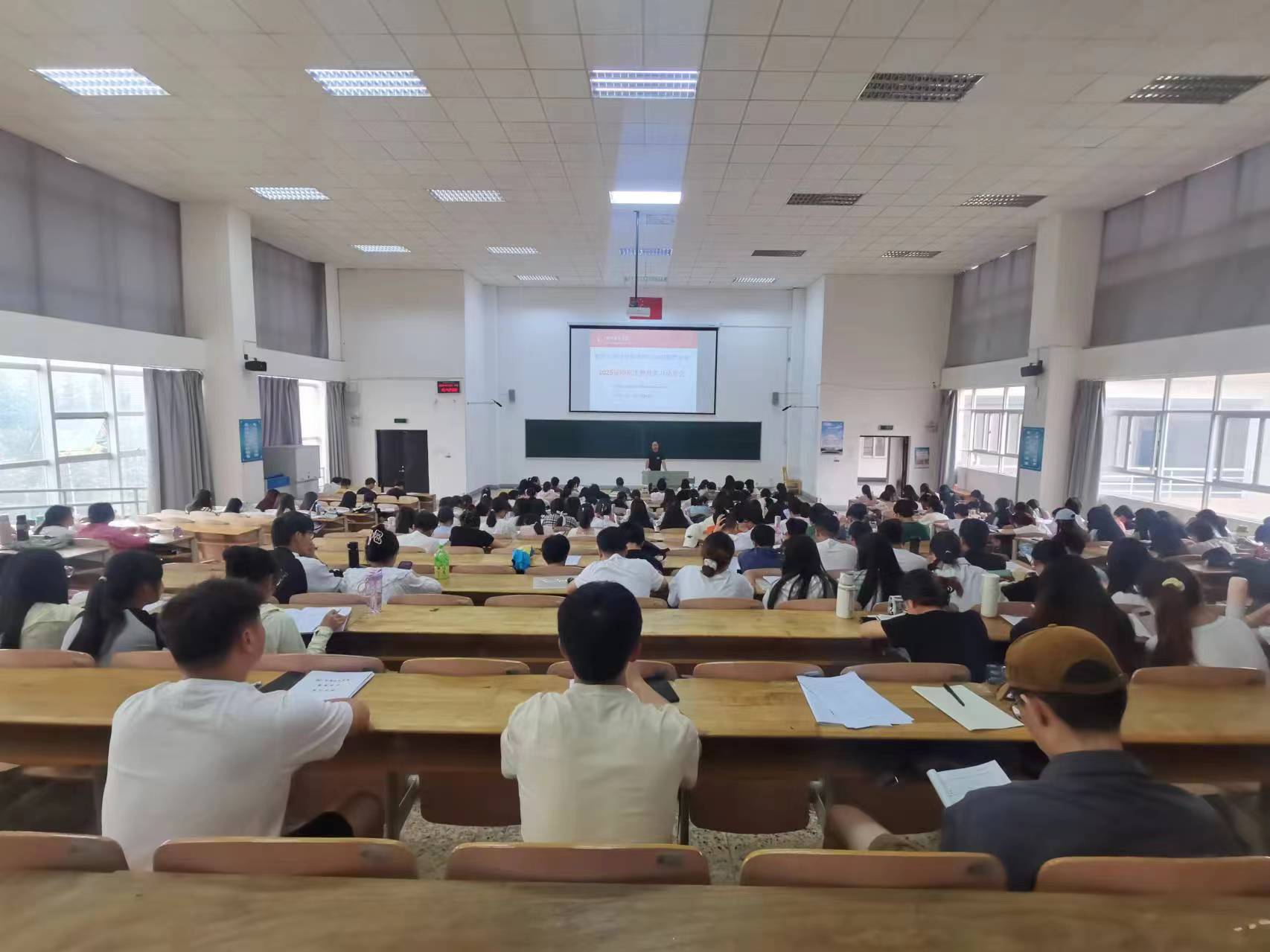 实习动员会图片1.jpg
